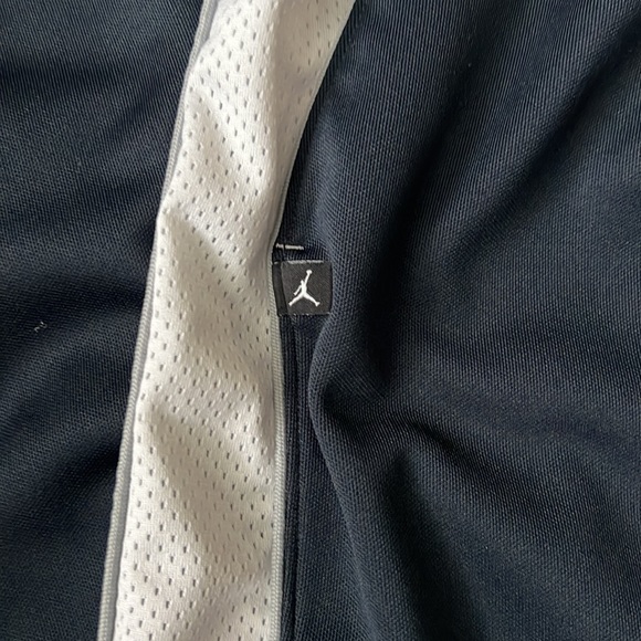 Air Jordan Men Sweatpants (XL) - Picture 6 of 10